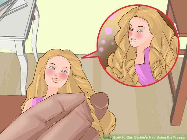 Image intitulée Friser les Cheveux de Barbie en Utilisant le Congélateur à l